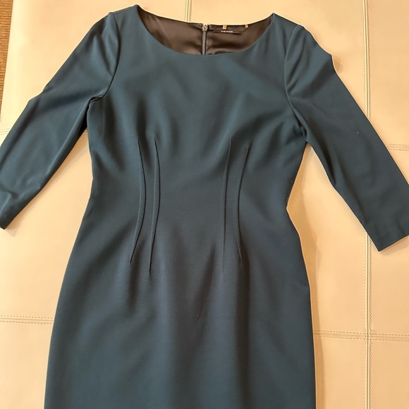 Elie Tahari size 6 tailored dress with 3/4 length sleeves - Picture 1 of 11